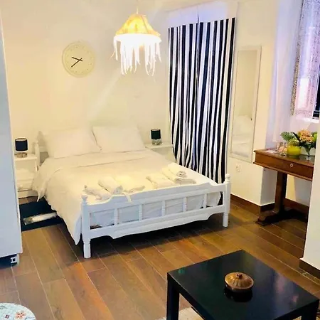 Apartmán Maison De Poupee - Behind Liston Square - Independent Entrance